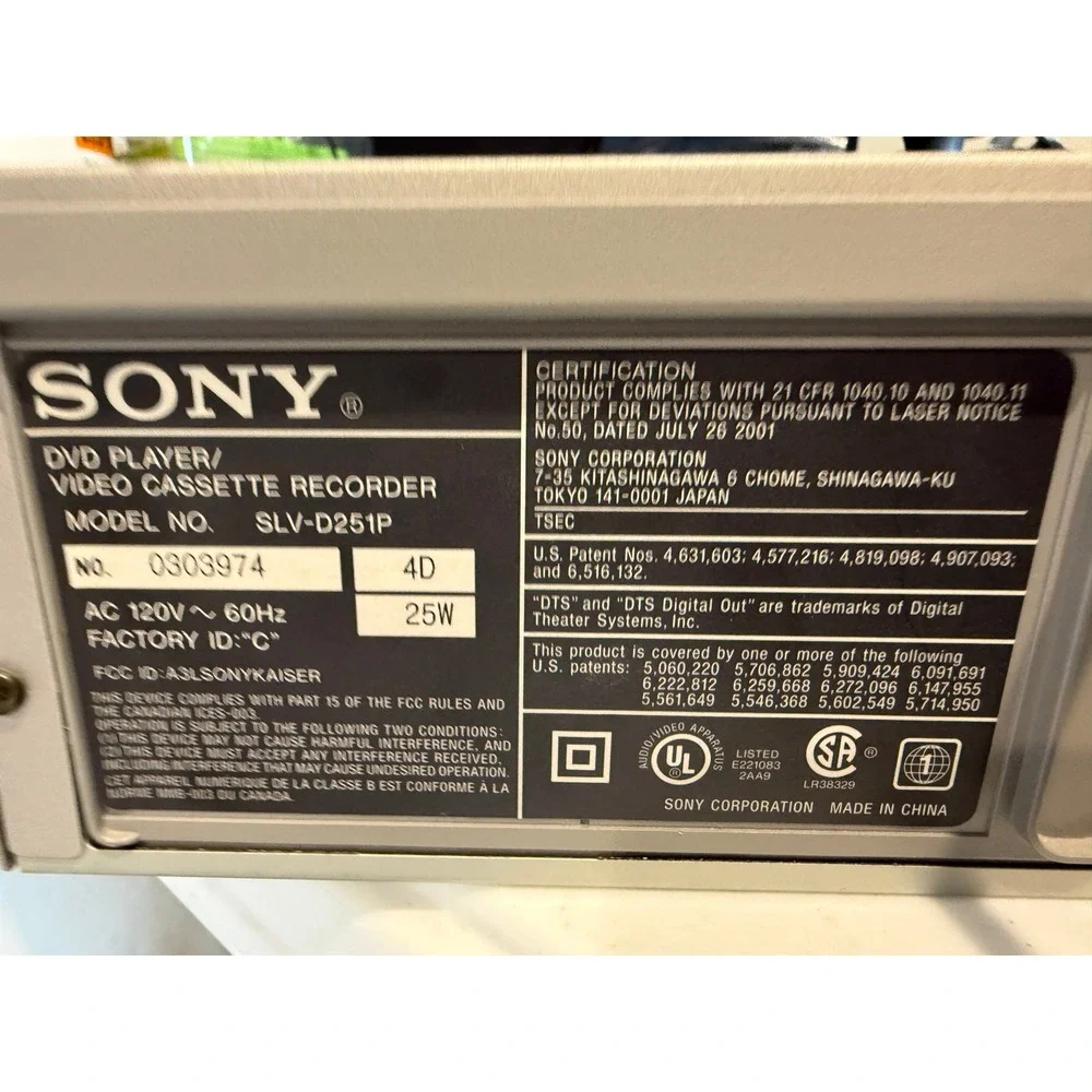 Sony SLV-D251P DVD‎ VCR Combo Player Progressive Scan Stereo Silver FOR PARTS